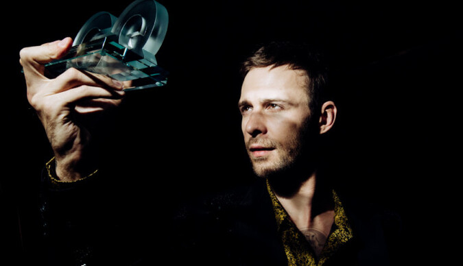 Популярный украинский певец стал лучшим музыкантом в России: опубликованы фото и видео