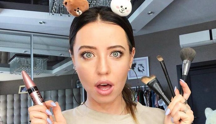 Дорофеева показала, как делает дневной макияж: опубликовано видео