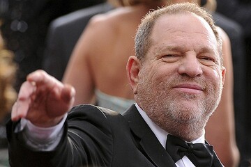 В сеть попало видео домогательств Харви Вайнштейна к одной из его жертв