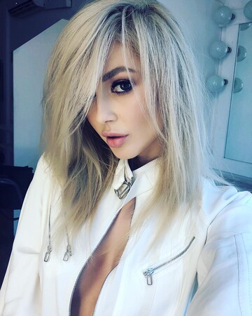 Много плакала: солистка 