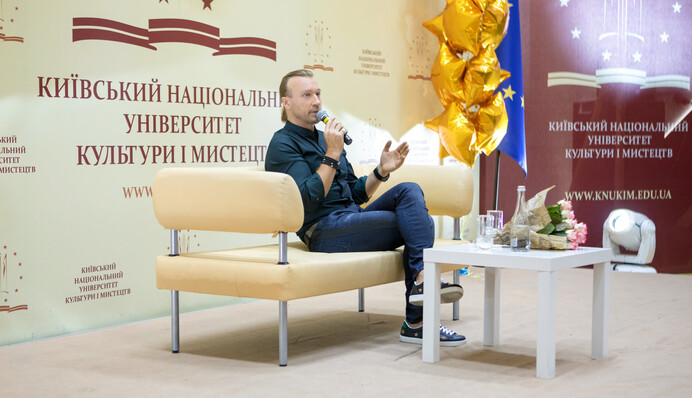 Олег Винник наделал шума в столичном университете