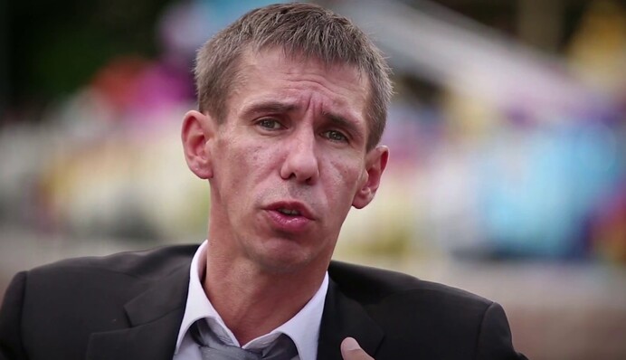 Крыша едет: скандальный Панин возмутил россиян голым фото