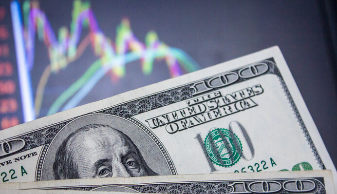 Без транша будет больно: курс доллара в Украине может взлететь