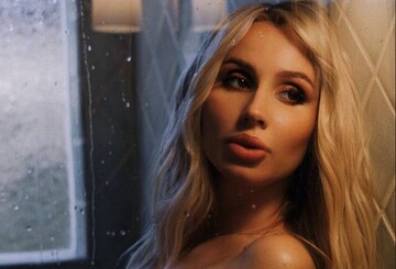 Лобода похвасталась пикантным фото в ванне