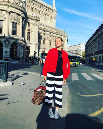 Катя Осадчая очаровала стильным образом на Неделе моды в Париже