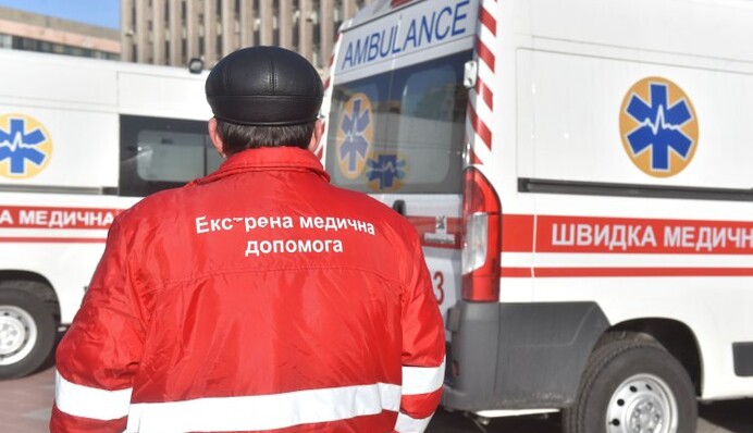 Ні швидкої, ні лікарів: чому медики в Україні не поспішають на виклики до пацієнтів