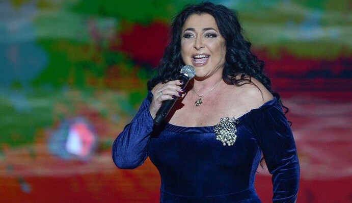 Запрещенная в Украине певица выругалась матом на премии в Москве: опубликовано видео