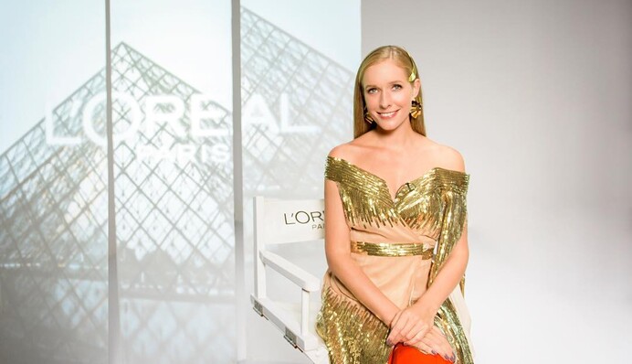 Счастливые и влюбленные: Катя Осадчая в платье невесты вышла в свет с Горбуновым