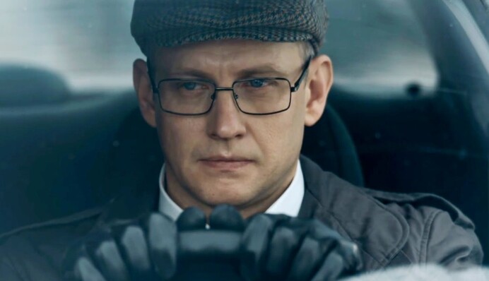 Отправлял фото мужских половых органов: российского актера обвинили в совращении подростка