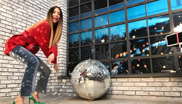 Одни джинсы на все случаи жизни: Дорофеева дала несколько модных советов