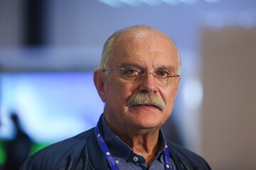 Серьезное потрясение: запрещенный в Украине режиссер рассказал об операциях