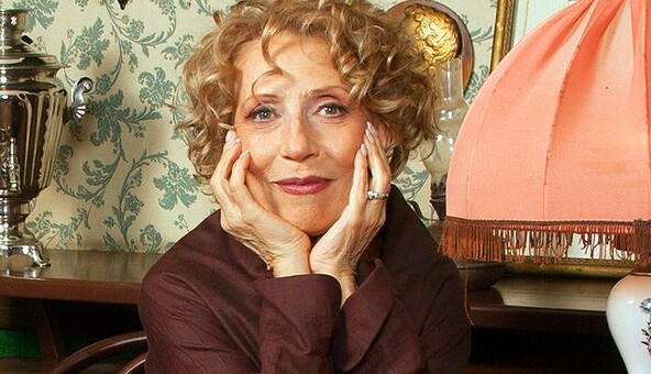 Российские телеканалы массово поздравляют актрису, поддержавшую Путина