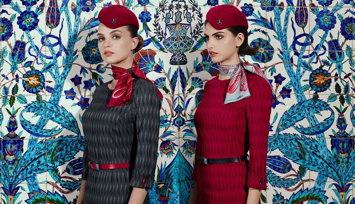 Компания Turkish Airlines представила новый стиль униформы для бортпроводников