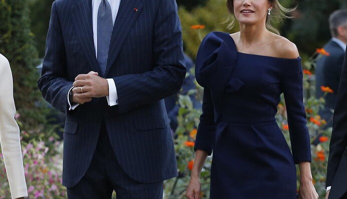 Битва нарядов: Брижит Макрон и королева Летиция восхитили эффектными образами