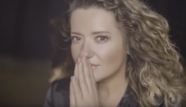 Мурашки по телу и слезы на глазах: Могилевская растрогала сети чувственным видео на песню о Кузьме