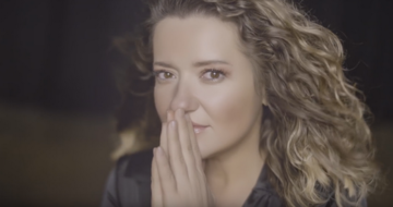 Мурашки по телу и слезы на глазах: Могилевская растрогала сети чувственным видео на песню о Кузьме