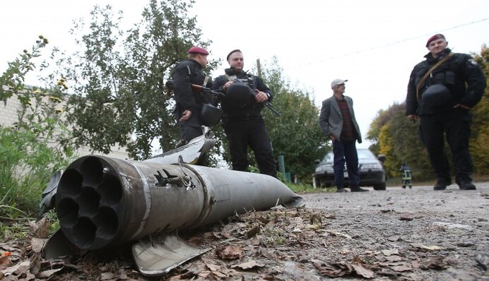 Ждали, когда начнет взрываться: две главные версии пожара на военном складе под Ичней