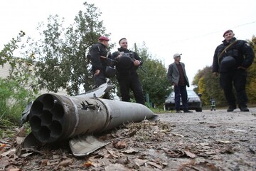 Чекали, коли почне вибухати: дві головні версії пожежі на військовому складі під Ічнею