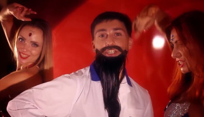 Кровь из глаз: в сети обсуждают ставшую вирусом рекламу украинской аптеки