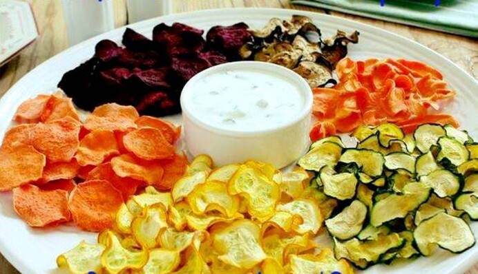 Вкусно и полезно: рецепт овощных чипсов