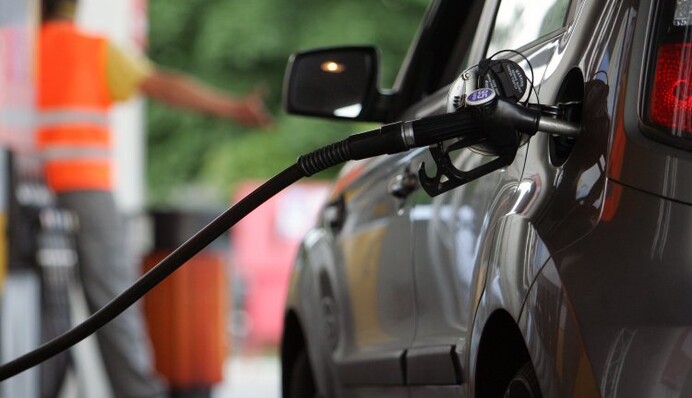 Почему взлетели цены на заправках и чего ожидать дальше