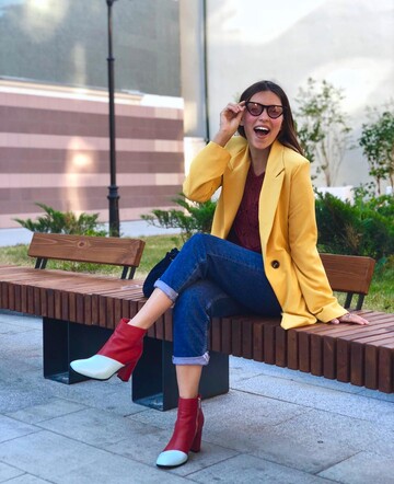 Беременная Тодоренко с женихом побывала на балу в Москве