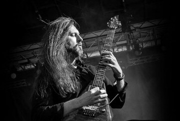 Умер участник группы All That Remains