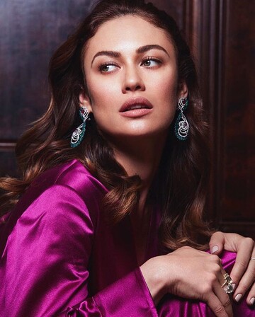 Модная битва: Вера Брежнева и Ольга Куриленко появились на публике в одинаковых нарядах