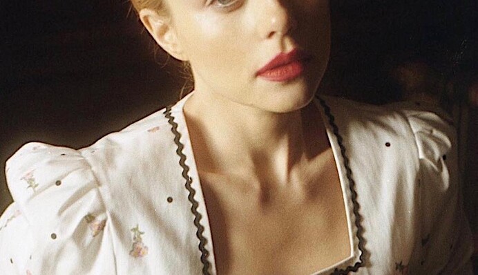 Сапоги-чулки и сумка за 3600 евро: Тина Кароль похвасталась стильным образом