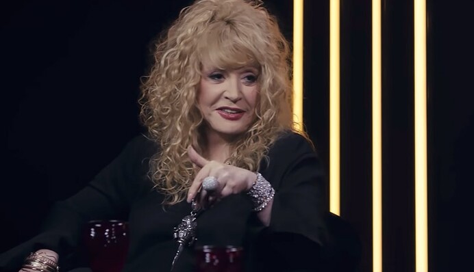 В смелом мини: Пугачева удивила постройневшей фигурой