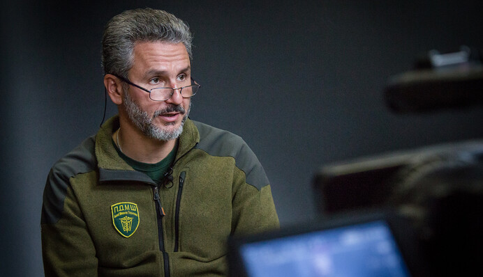 У добровольців є фантастичний шанс поламати стару політичну гру - відомий волонтер