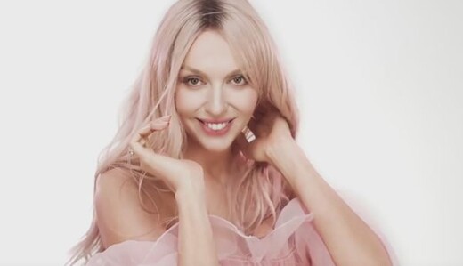 Оля Полякова разделась в эфире 