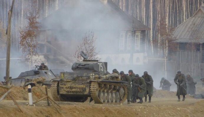 Раздавил танк: на съемках фильма с Безруковым погиб каскадер