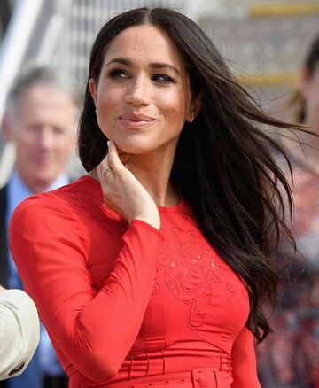 Беременная Меган Маркл забыла снять ценник с платья: появились фото