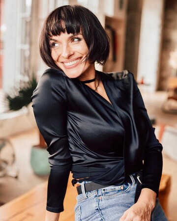 Надежда Мейхер в пикантном купальнике восхитила фигурой