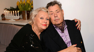 Он приготовлен для рая: жена Караченцова высказалась о смерти мужа