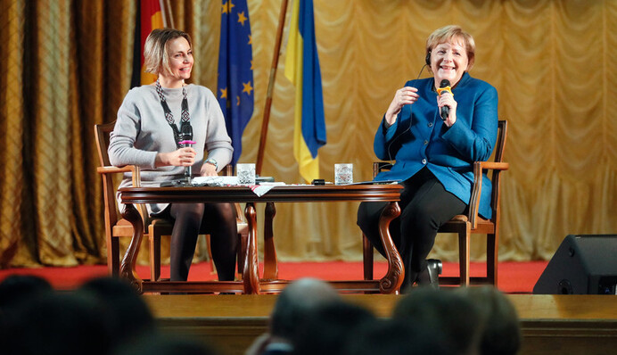 Меркель - украинским студентам: кроме Донбасса есть и другие серьезные проблемы