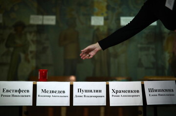 Репортаж з "виборів" на Донбасі: як голосували бюджетники, хворі й адепти Путіна