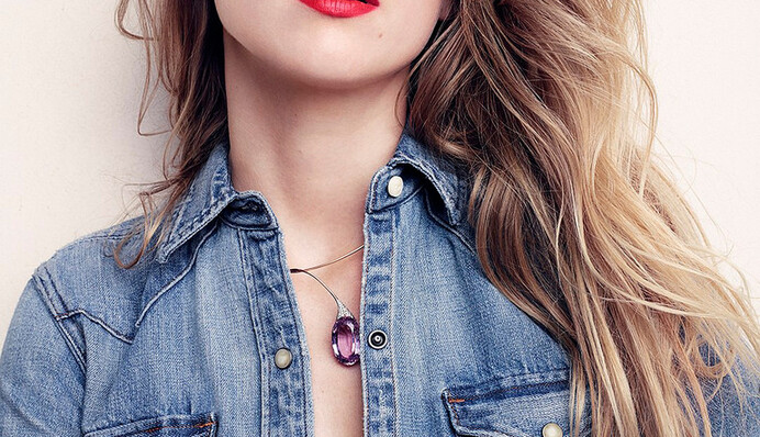 Рыдала на полу: Эмбер Херд рассказала о психологической травме после развода с Джонни Деппом