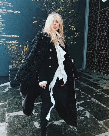 Лобода появилась на концерте в Берлина в смелом мини за 5500 евро