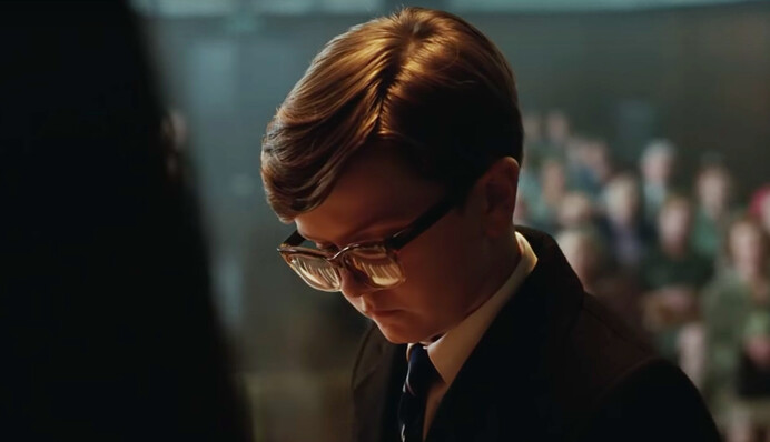 Рождественское видео с маленьким Элтоном Джоном стало хитом сети