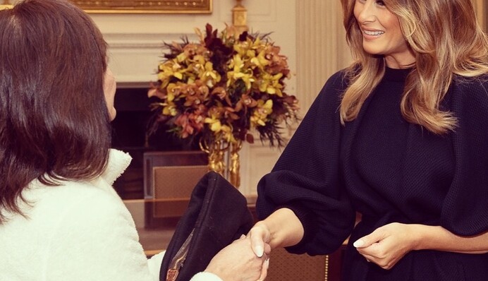 Мелания Трамп в наряде двухлетней давности восхитила фигурой