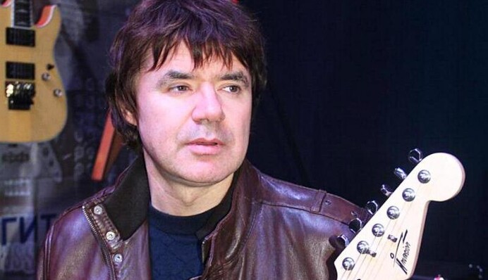 В Москве прощаются с певцом Евгением Осиным: видео с похорон