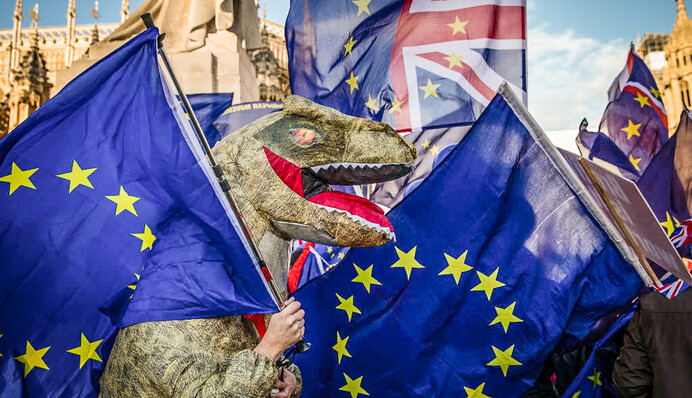 Британия на грани раскола, игра мускулами на Ближнем Востоке и 