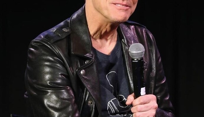 Джим Керри объяснил, почему ведет жизнь отшельника