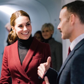 Идеальный осенний образ: Кейт Миддлтон вышла в свет в костюме шестилетней давности