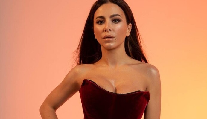 Слишком пошло: Лорак в латексе повторила образ Джоли