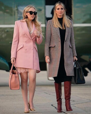 Недосмотрела: с дочерью Трампа случился модный конфуз