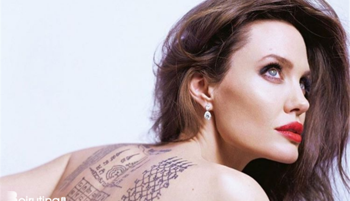 Выглядит ослепительно: Джоли в платье за шесть тысяч долларов покорила внешним видом