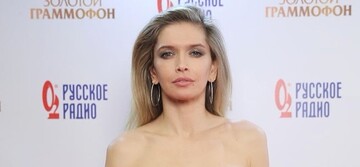 Вера Брежнева в смелом наряде засветилась на 